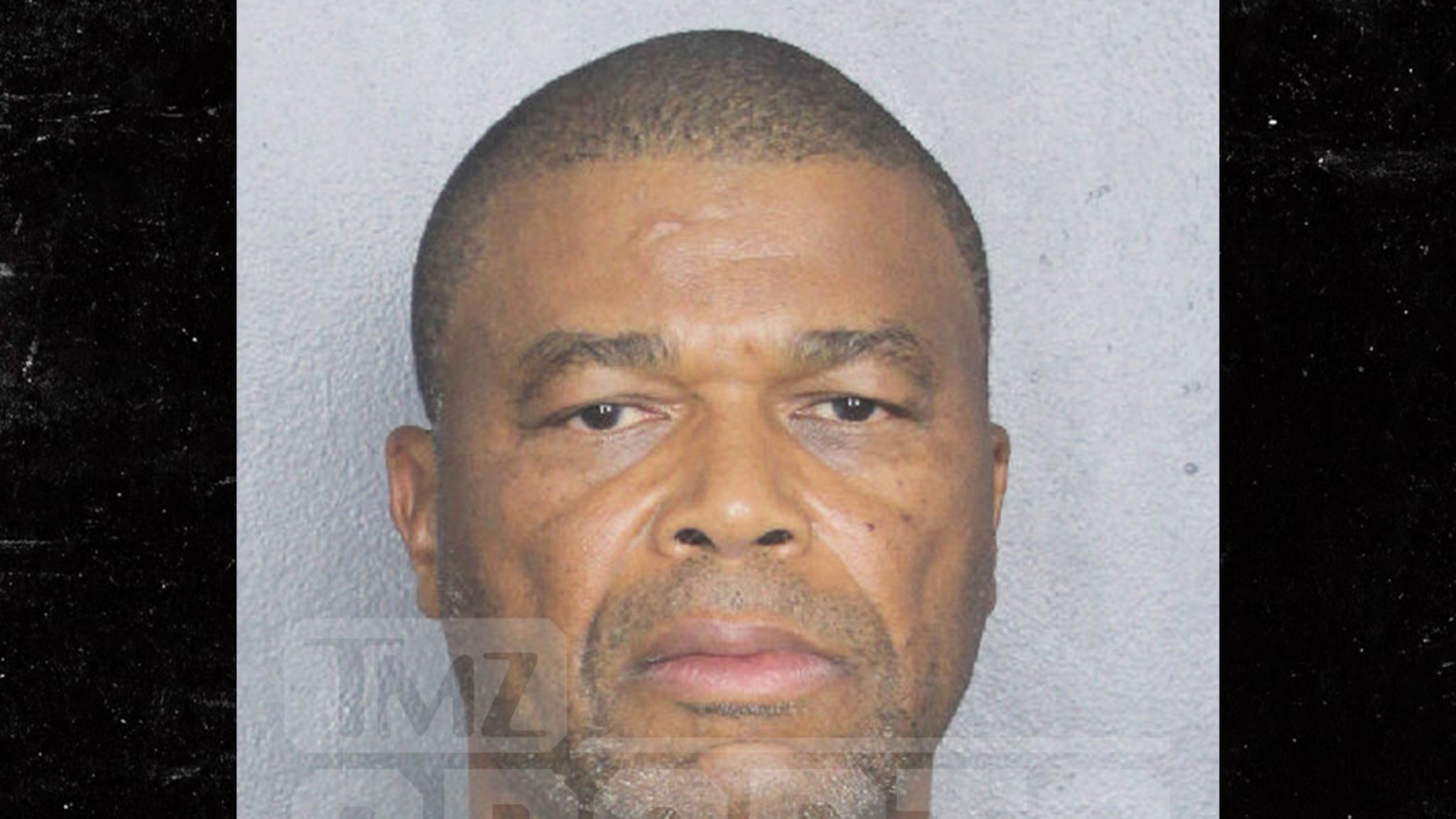Ex-NFL LB Michael Barrow Arrested After Accidentally Punching Wife, Cops Say