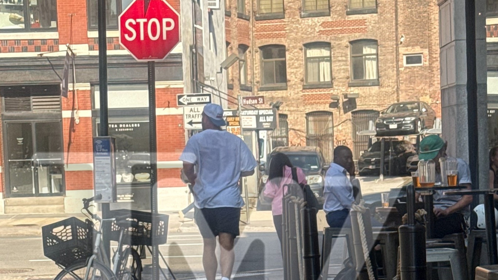 Travis Kelce: Runaway Groom?!