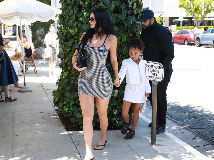 kylie jenner stormi webster backgrid 1