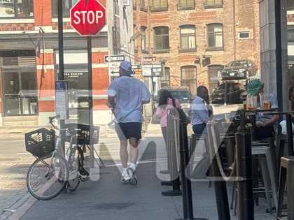 travis kelce running nyc tmz wm