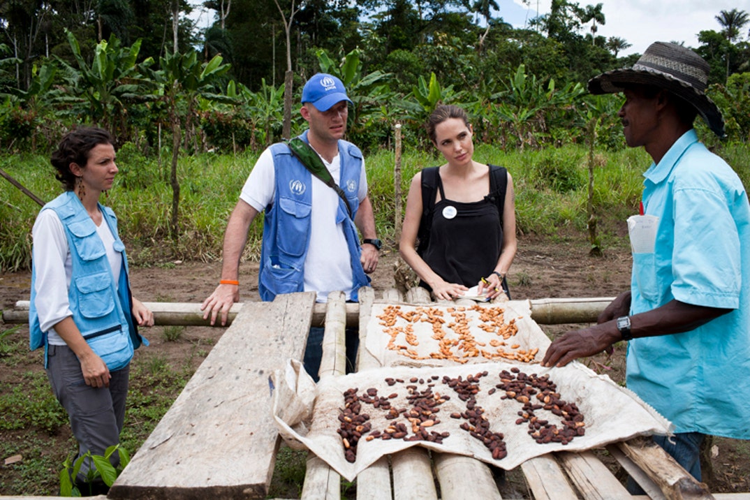 angelina_jolie_051413_photos_017