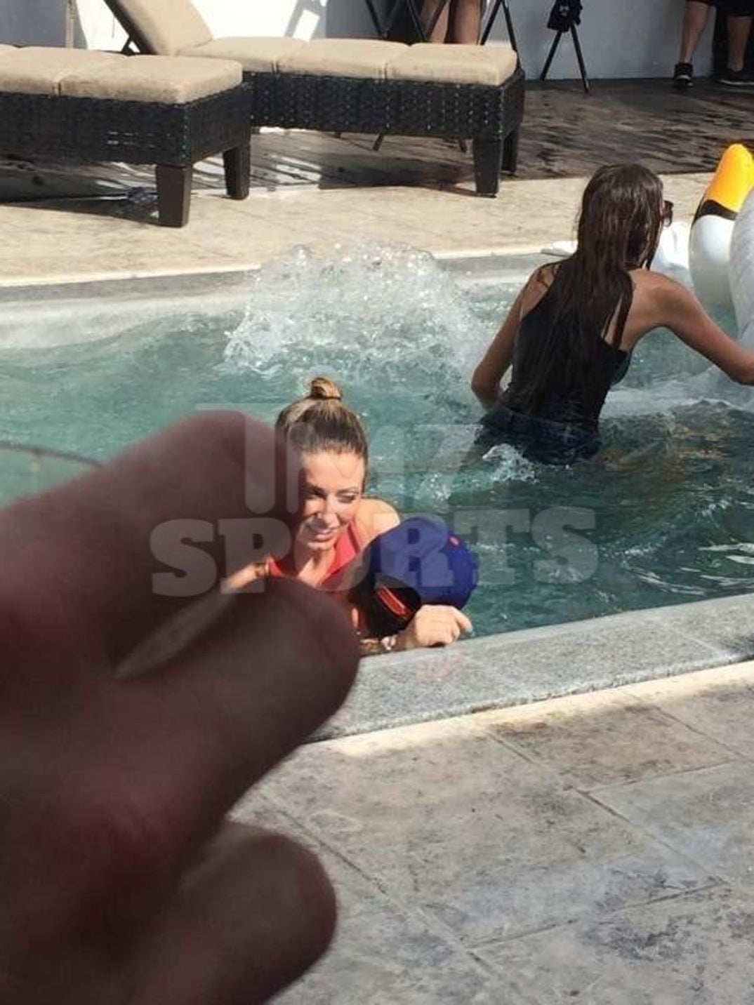 Johnny Manziel -- WET & WILD ... With Hot Chick at TX Pool Party