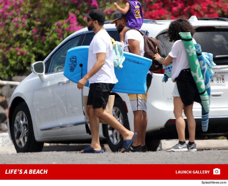 Jussie Smollett -- Happy on Hawaii Vacation