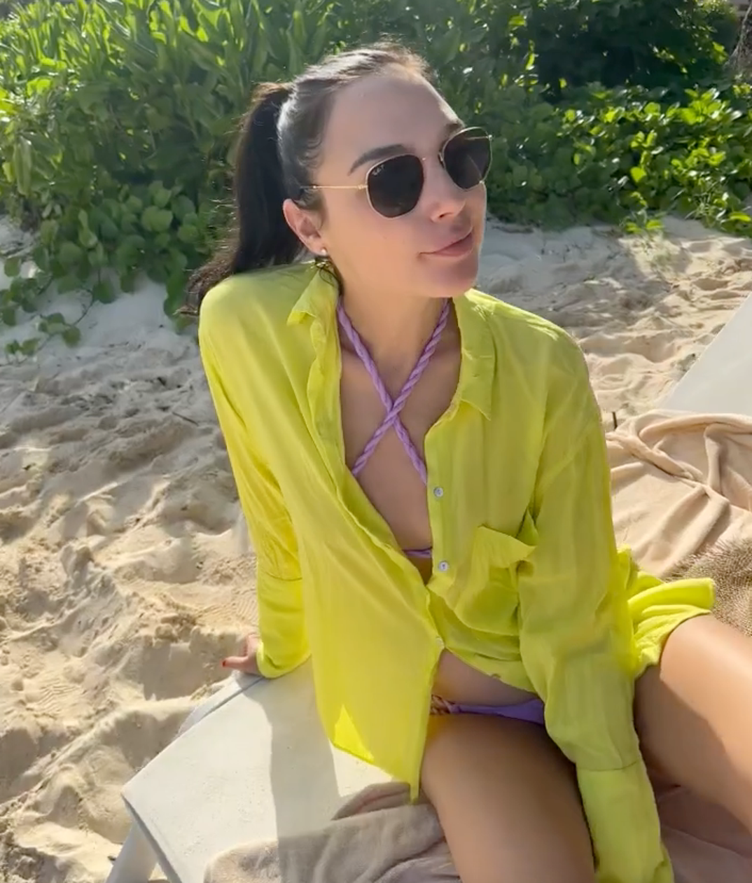 0429 Gal Gadot Hot Shots 0