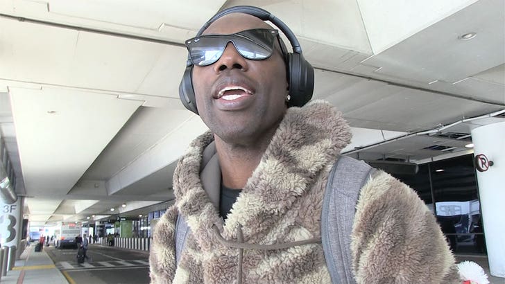 Terrell Owens says believes the NFL is screwing Antonio Brown ... claiming the league is slow-playing its investigation into the WR in order to keep the superstar off the field.