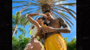 Lakers' Kyle Kuzma Avoids Playoff Prep Stress With Thonged-Out Winnie Harlow