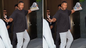 0820-michael-strahan-frigin-diff-primary_720