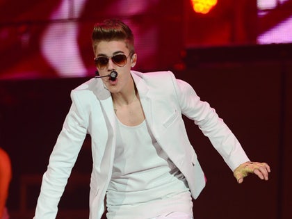 0606_bieber_jump07