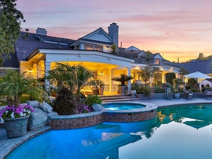 0302-jennifer-lopez-hidden-hills-house-inside-photos-primary