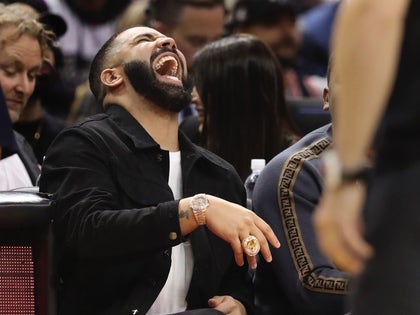 Drake Raptors Ring courtside photos 00