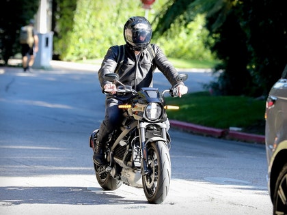 0612-ben-affleck-backgrid-01