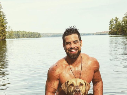 Blake-Moynes-shirtless-bachelor-photos4