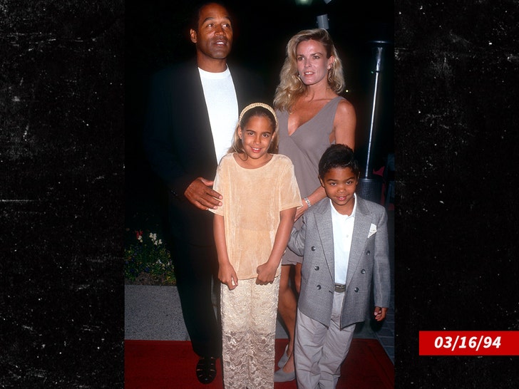 OJ Simpson and Nicole Brown with the kids