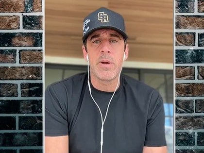 041725-aaron-rodgers-primary