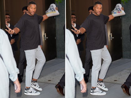 0820-michael-strahan-frigin-diff-primary_720