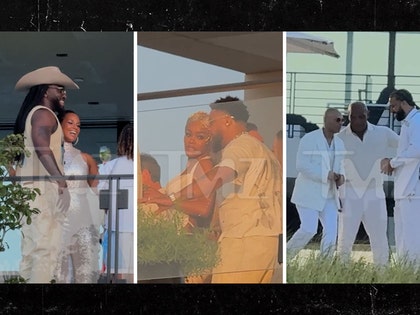 white-party-arrivals-inside-primary-7-01-2026