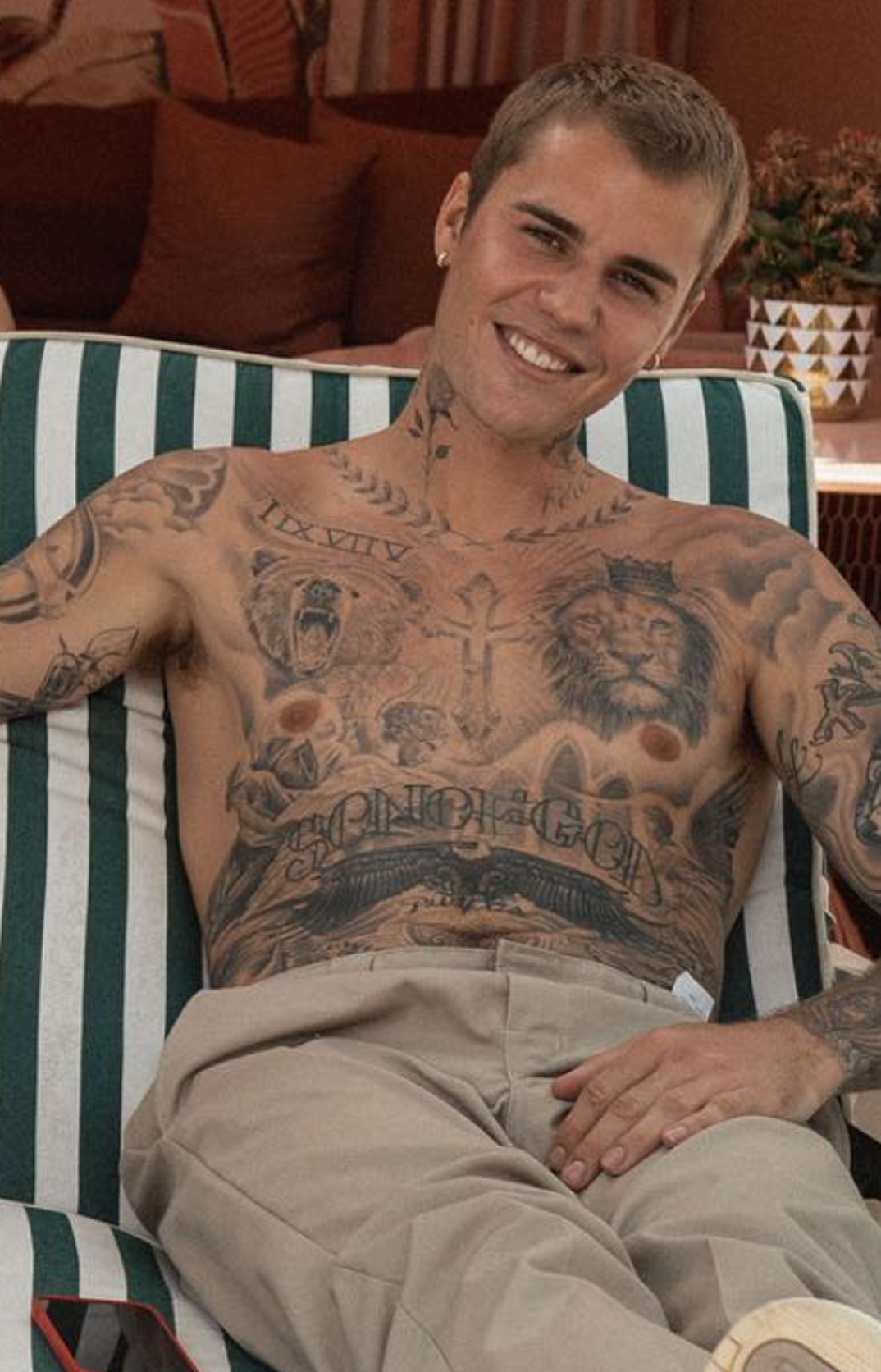 Justin Bieber Shirtless Abs Muscles Tattoos photos 3