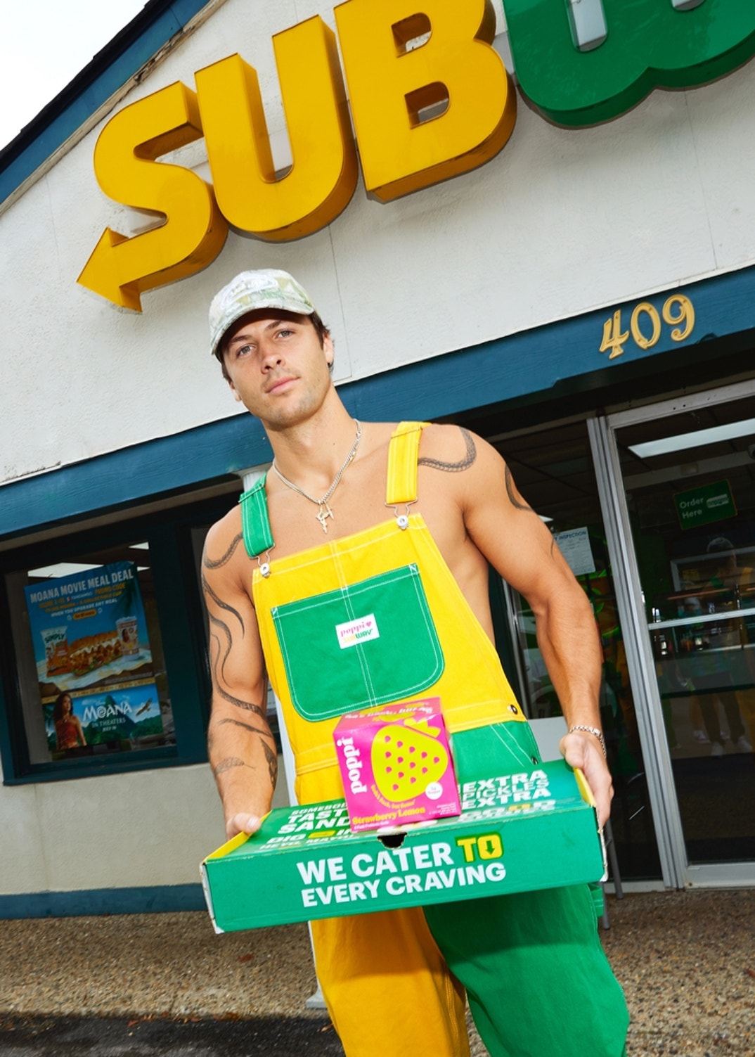 Overalls? Check. poppi? Check! Subway? Check! Rob Rausch delivers poppi and Subway sandwiches to giveaway winners in Lexington, Kentucky.