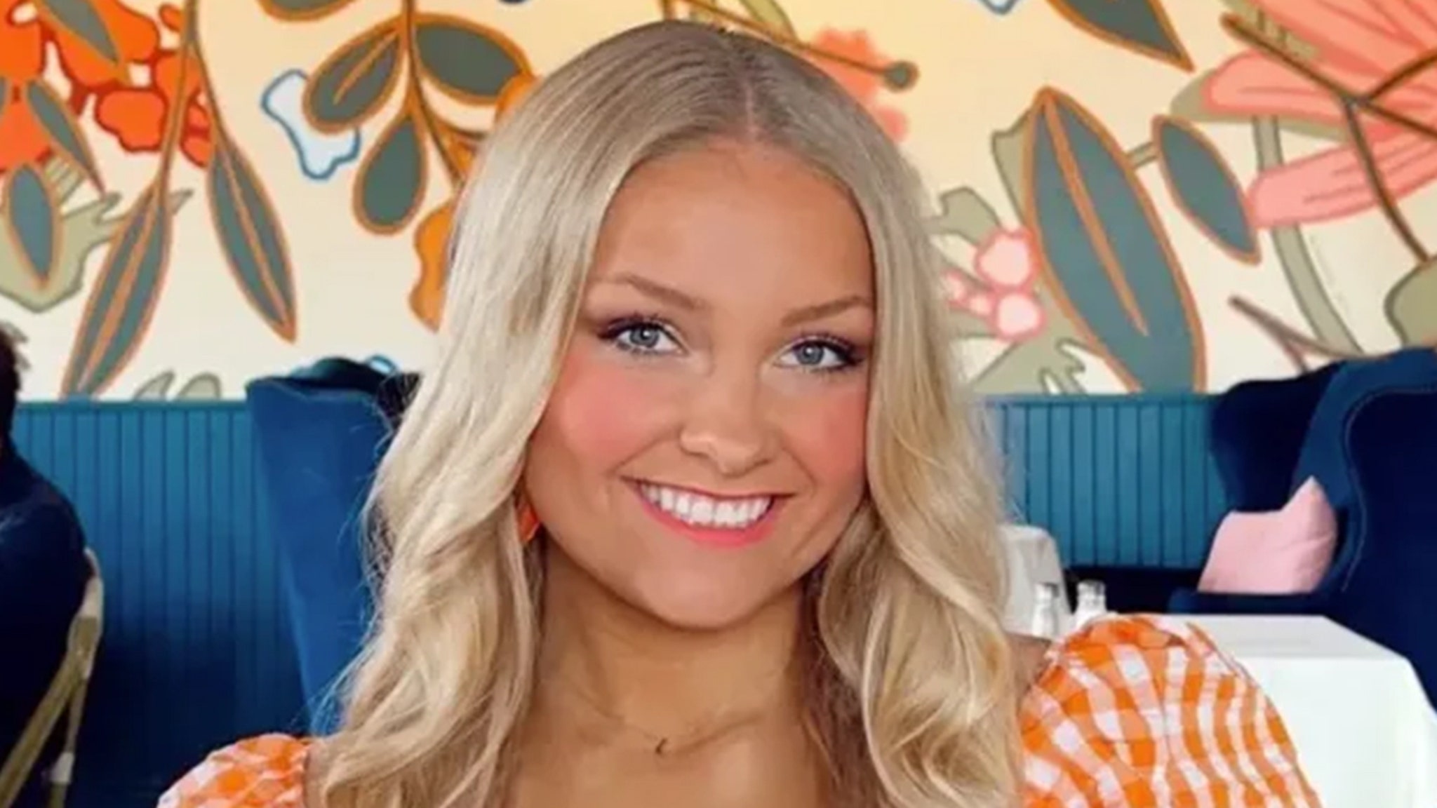 Ex-Cheerleader Laken Snelling Arrives at Court for Dead Baby Case, Live Stream