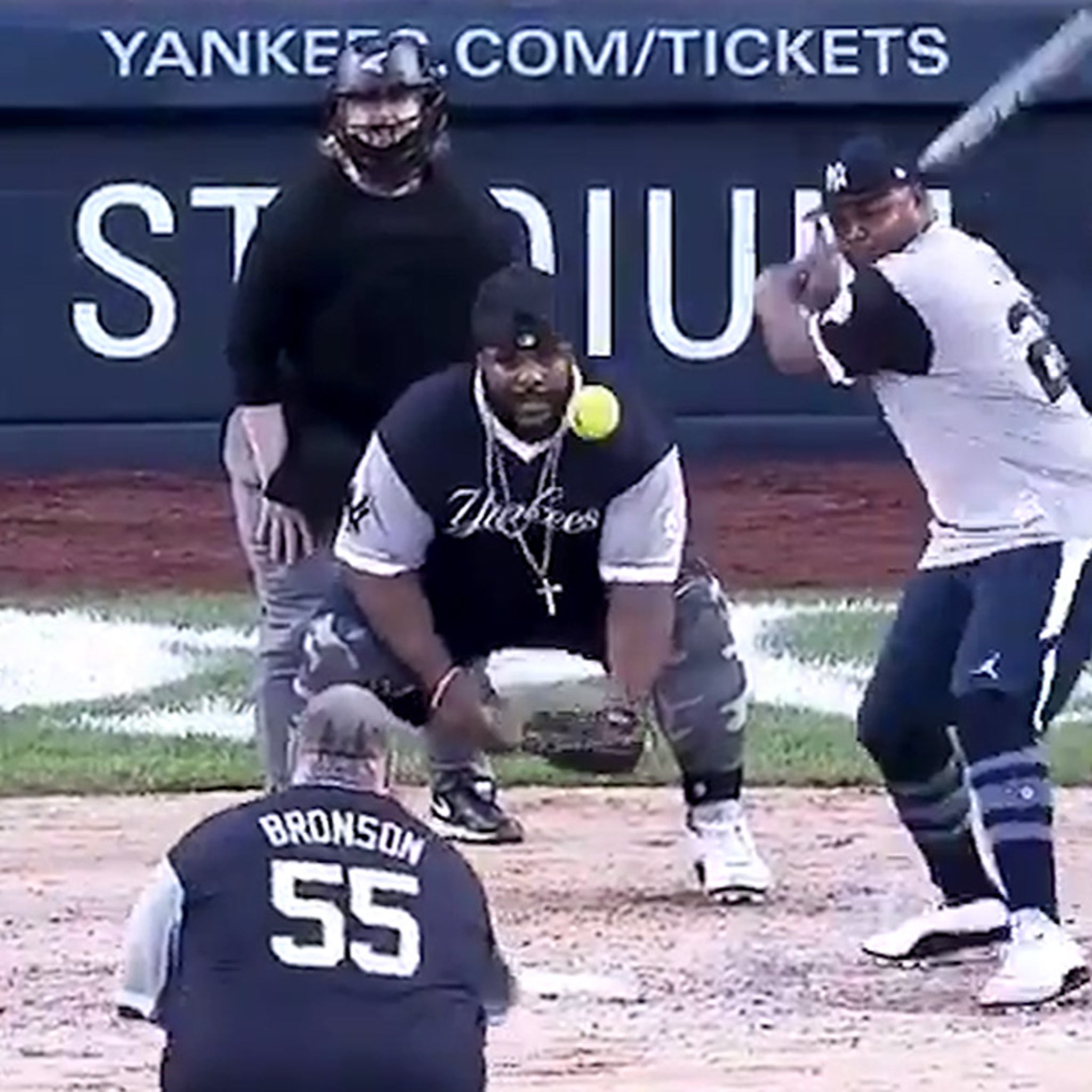 New York Yankees video: Gary Sheffield still hitting bombs