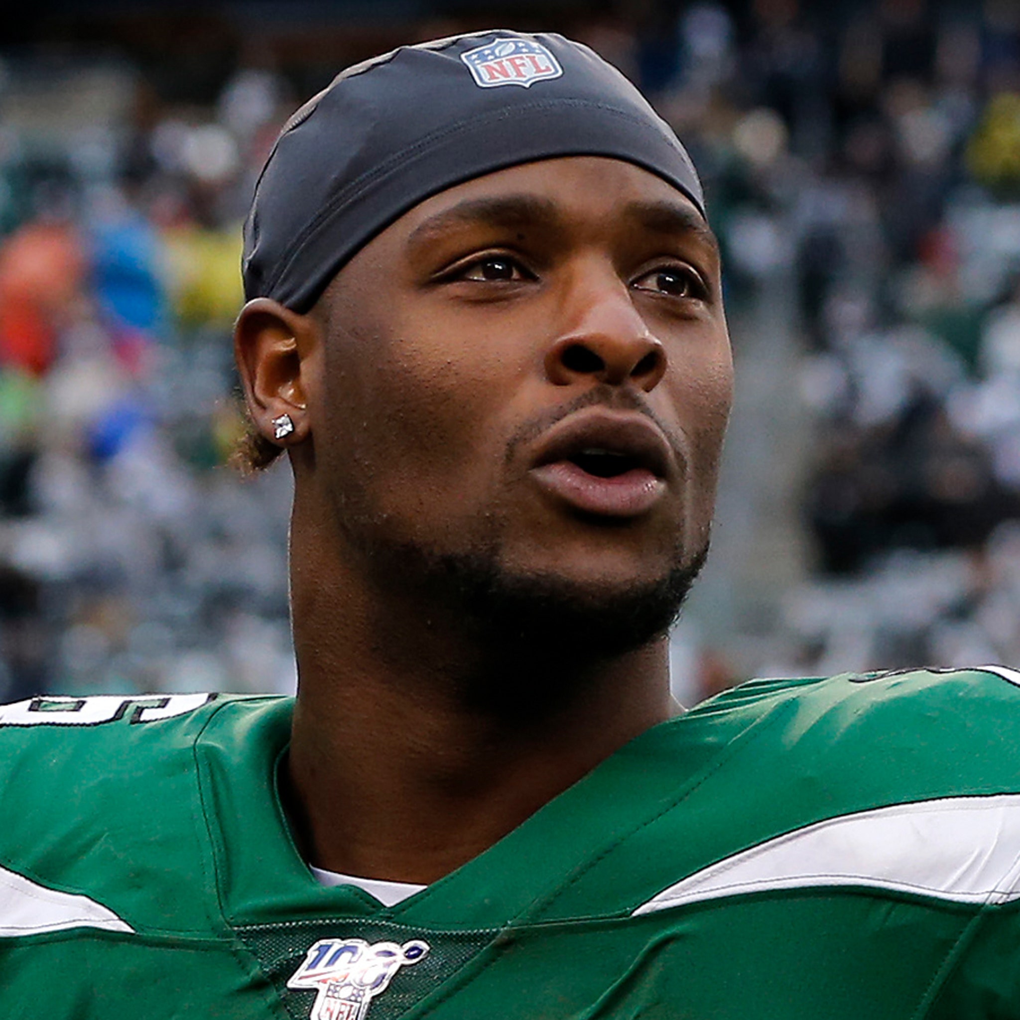 Le'Veon Bell Caught Bowling All Night After Jets Ruled Him Out