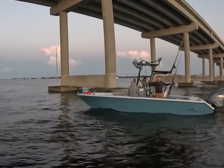 040425-boat-fight-primary-3