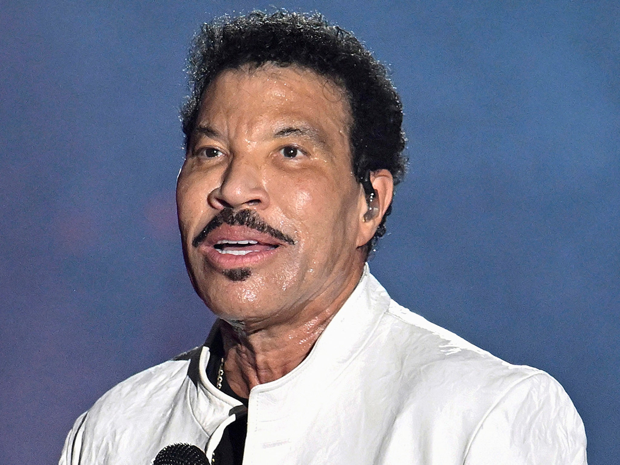 tmz.com - TMZ Staff - Lionel Richie Hospitalized Again Amid Ongoing Heart Issues, 3 Shows Canceled
