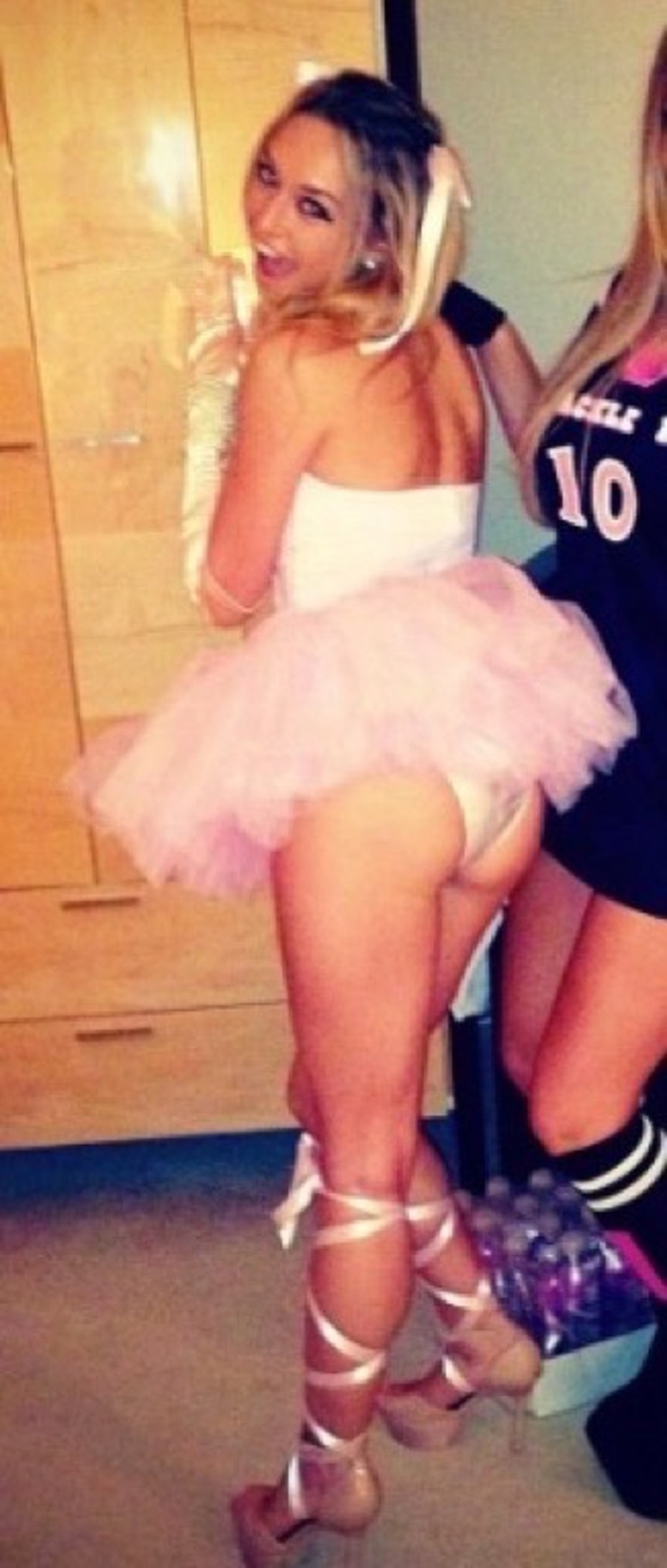 0103_Corinne_Olympios_hot_instagram29