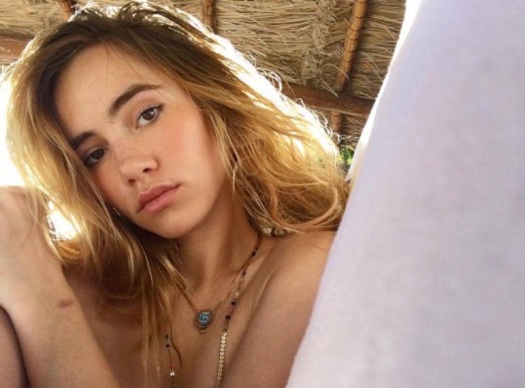 0116_suki_waterhouse_instagram_00
