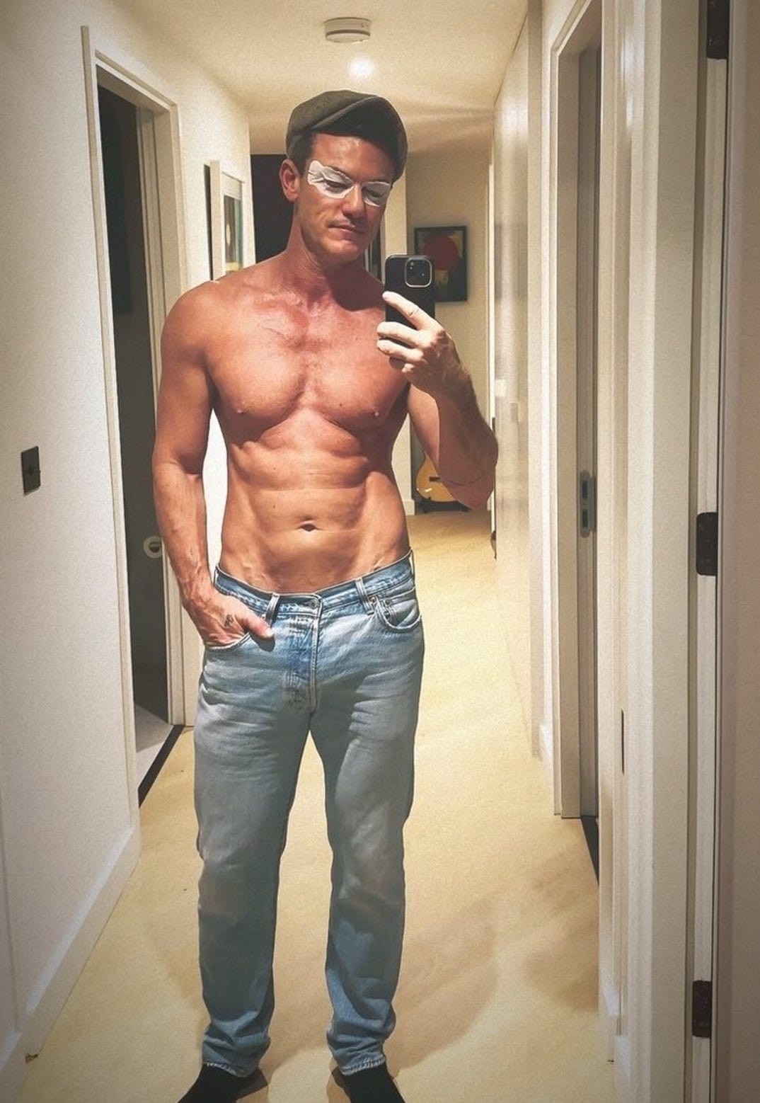 0415 Luke Evans Shirtless Shots 1