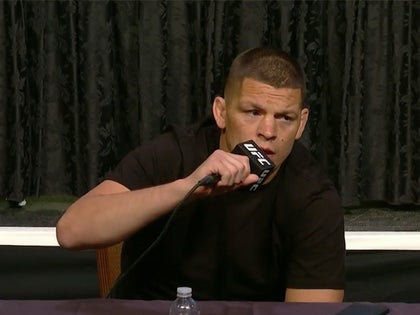 042216_nate_diaz_presser_post
