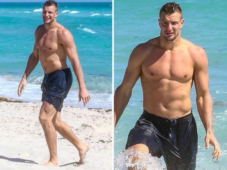 Rob Gronkowski Shows Off Ripped Body in Miami