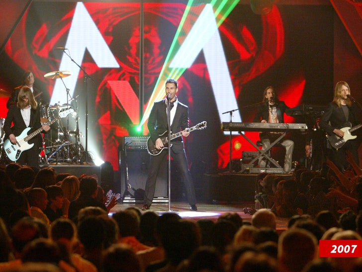 Adam Levine ve Maroon 5, DM Skandalına Rağmen Vegas'ta Gösteri Yapacak