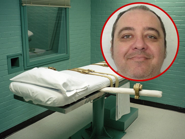 Kenneth Eugene Smith injection gurney in the execution chamber
