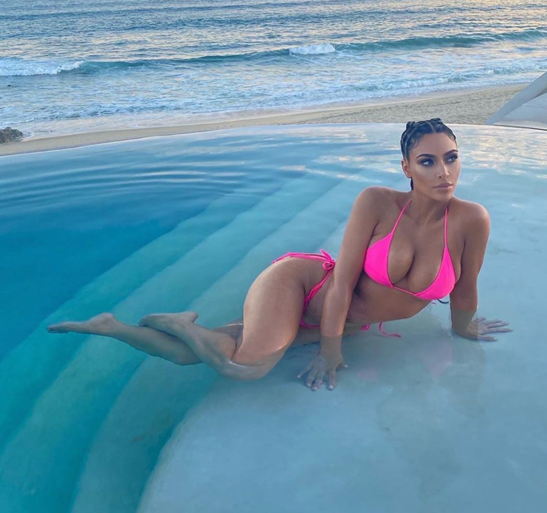 kim-kardashian-2020-hot-cont-photos0