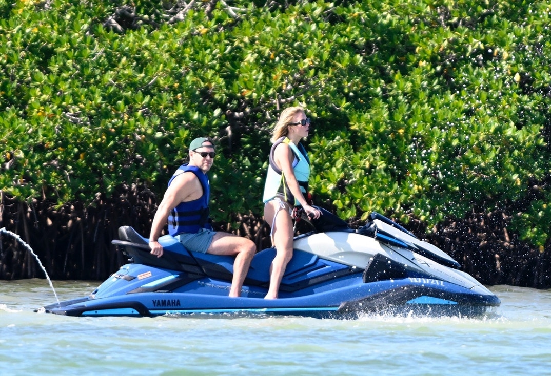 Scooter Braun Sydney Sweeney 4