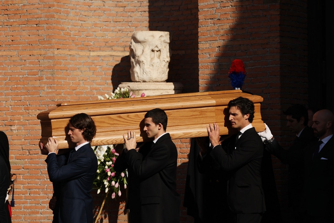 Valentino Funeral 9