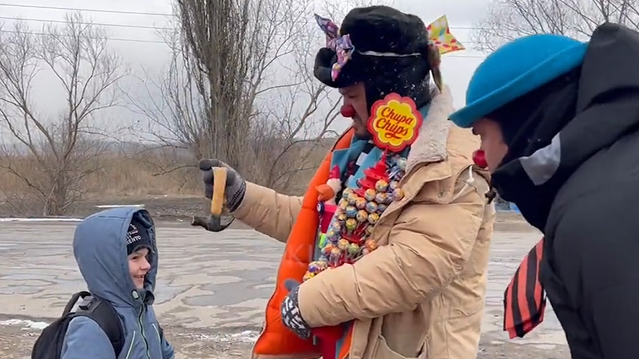 Clowns Greet Fleeing Ukrainian Children, Lifting Spirits at Borders