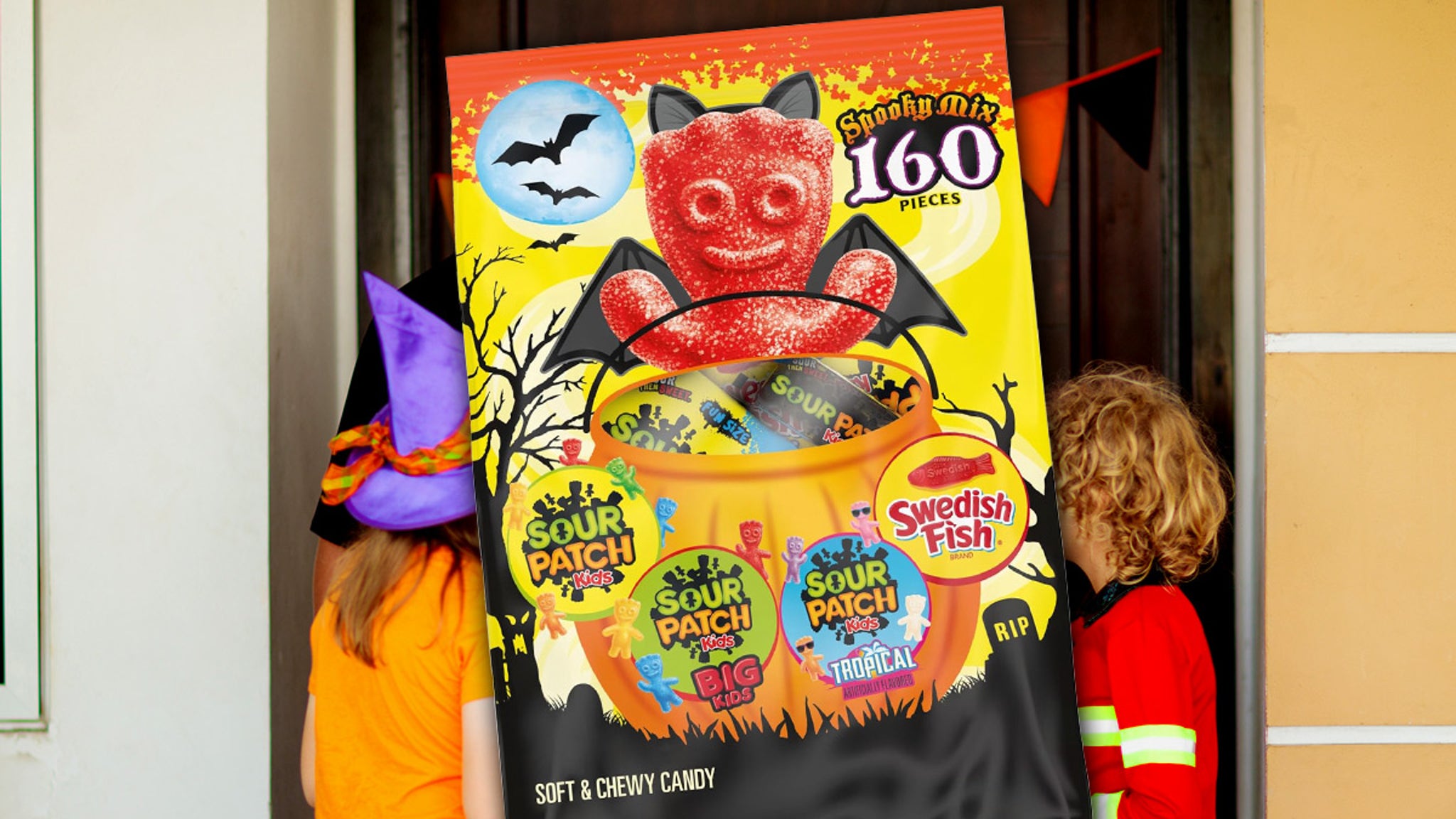 Halloween Candy In Bulk for a Night of Trick-or-Treaters, image size:2048x1152