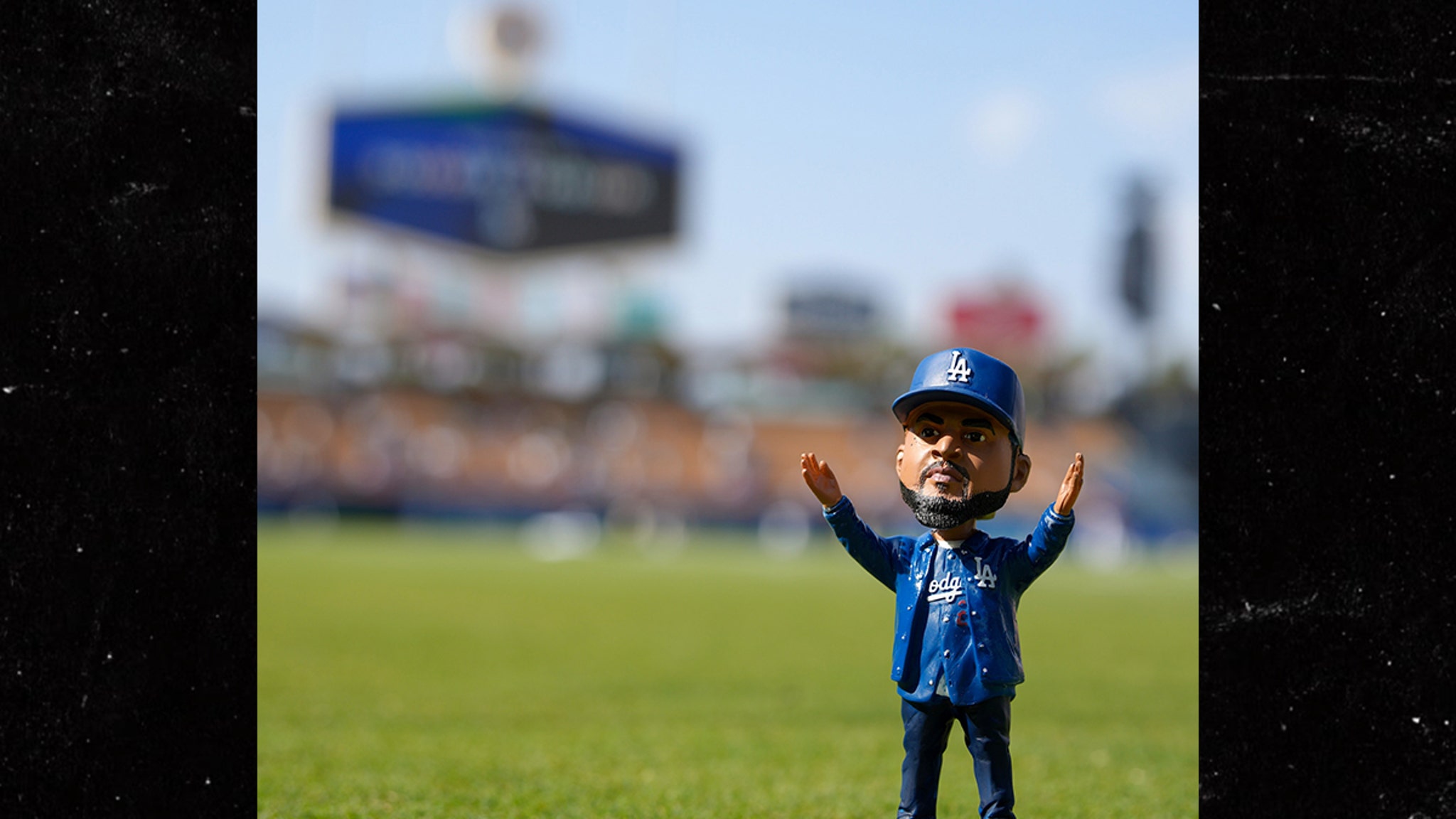 R*D様 DODGERS Ice Cube bobblehead 🎤🧢🧊 Ice Cube Bobblehead Los Angeles Dodgers SGA Giveaway