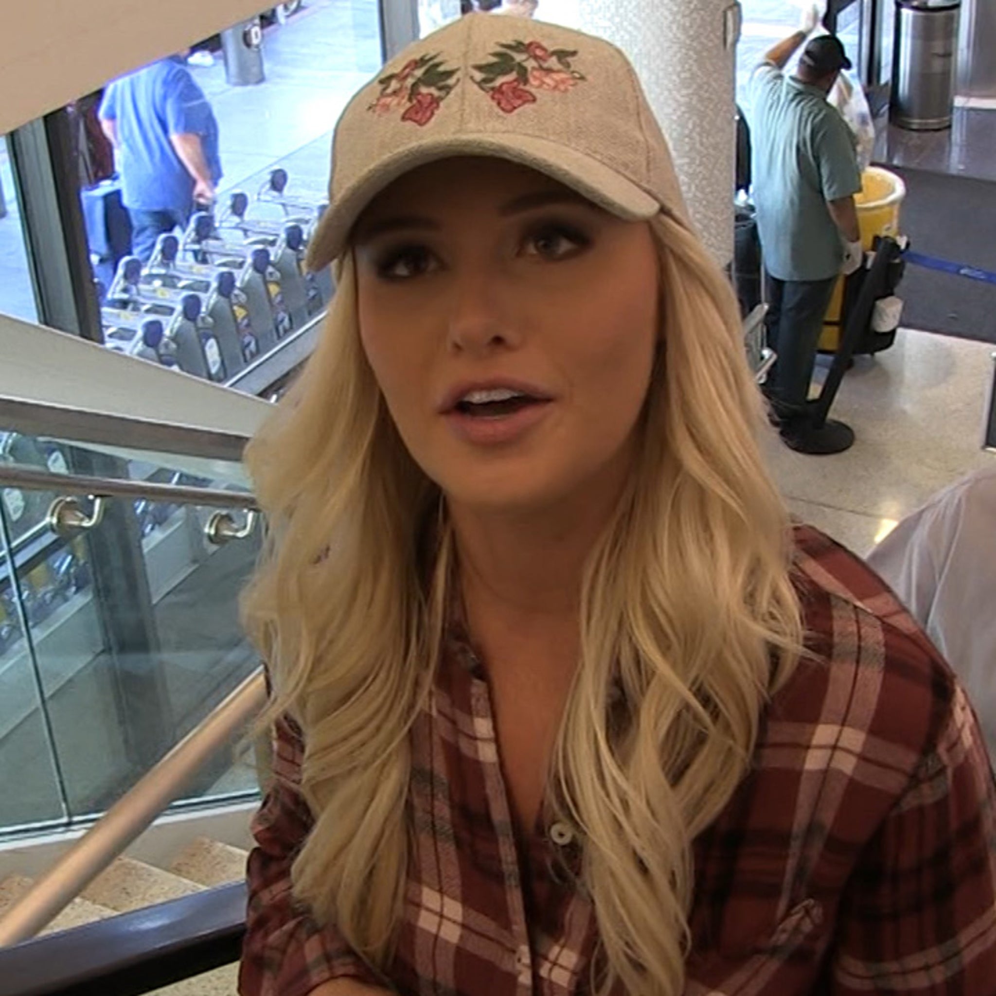 Tomi Lahren Sexy