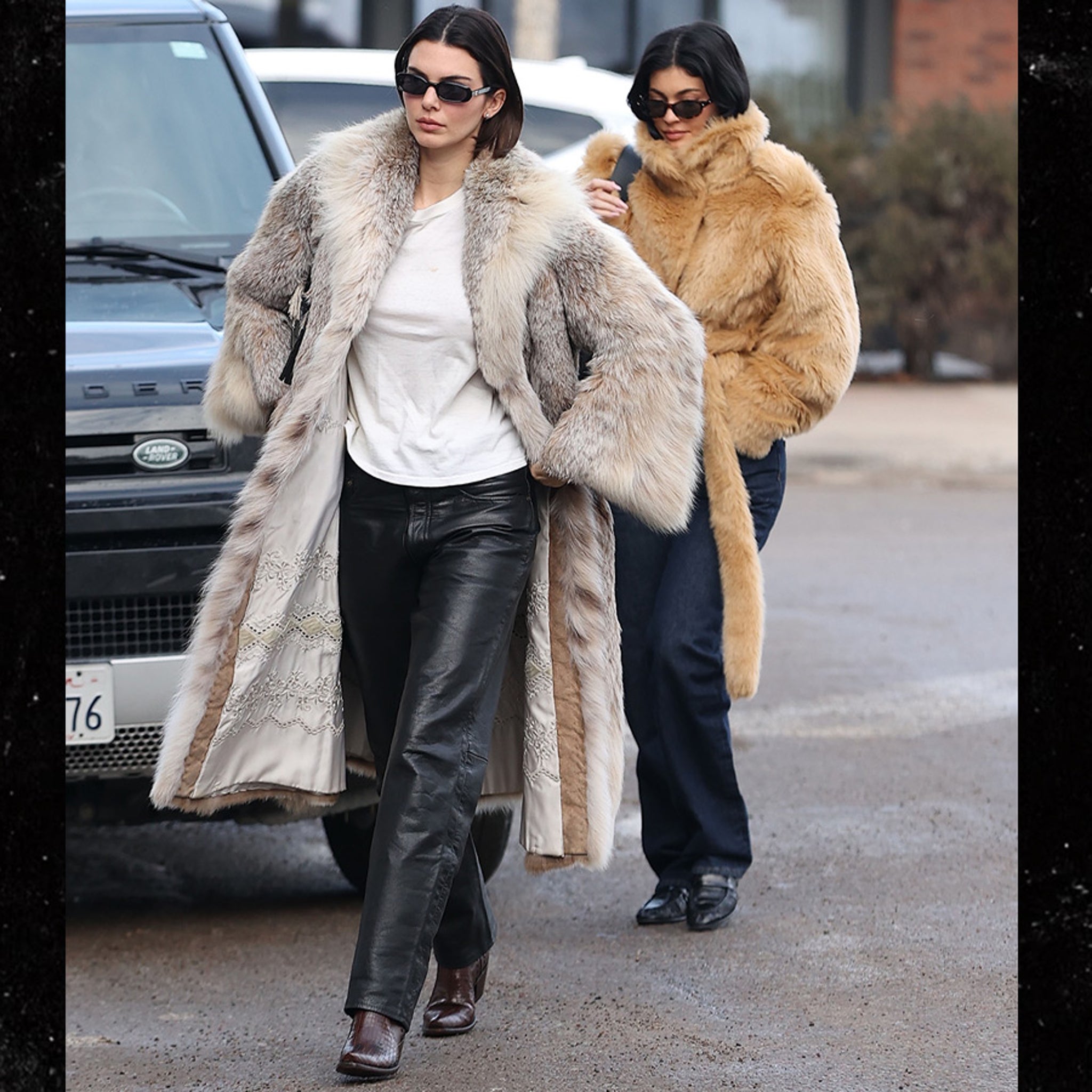Kendall & Kylie Jenner Chic But Cozy On Aspen Lunch Date