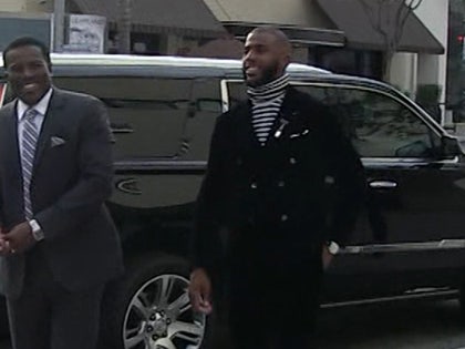 102416_chris_paul_primary