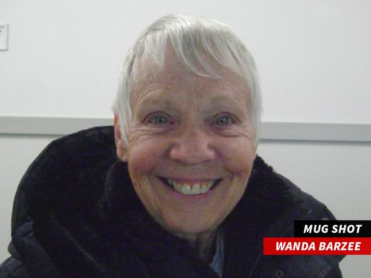 Wanda Barzee's sorridente caneca no registro de criminosos sexuais de Utah Utah State Prison Sub Swipe 2