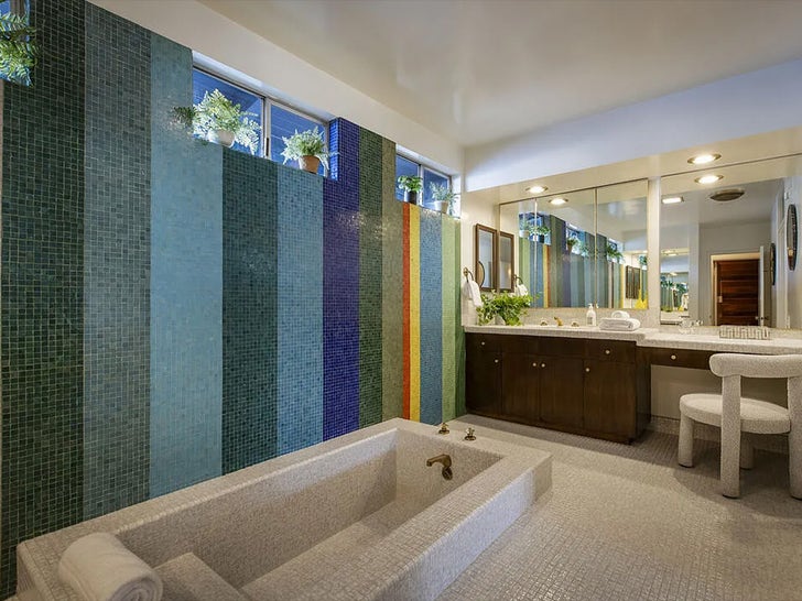 0430-Colman-Domingo-Lists-LA-Home-Sub1