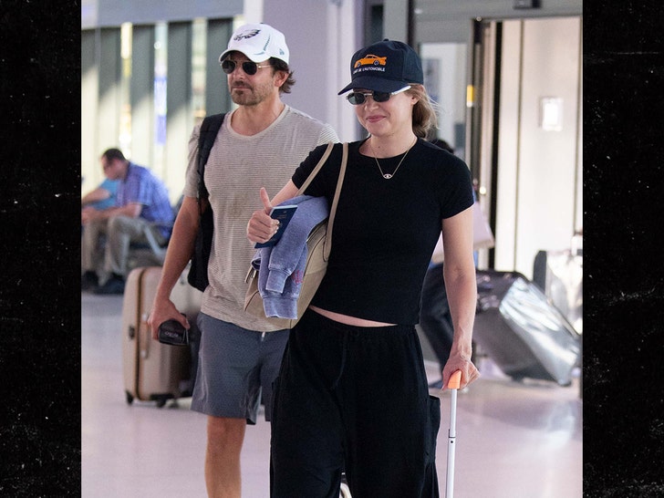 sub-Gigi-Hadid-Bradley-Cooper-the-image-direct-1