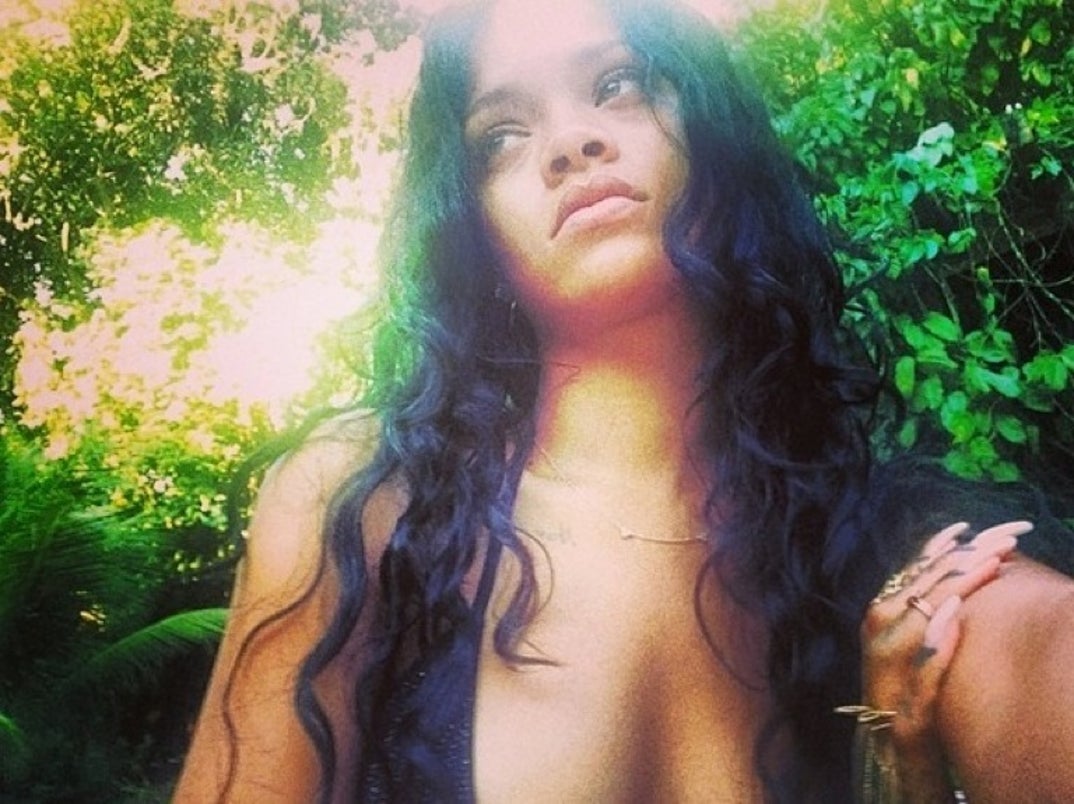 0909_rihanna_snapshots18