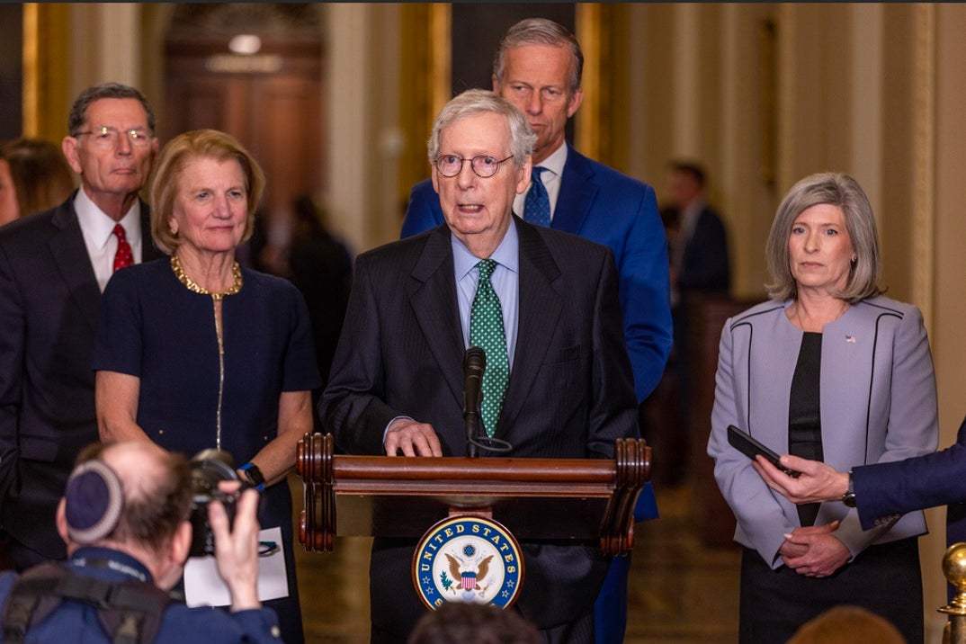 0726 Mitch McConnell Hard At Work 6