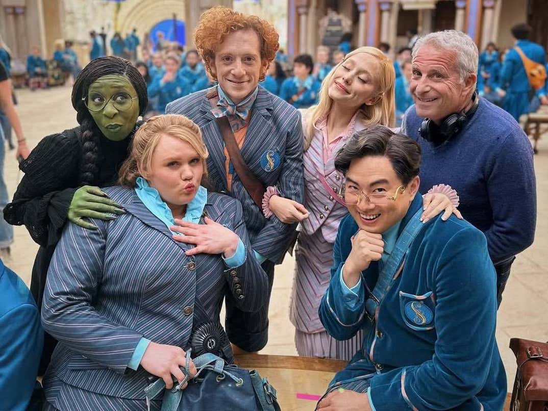 1122 'Wicked' Behind The Scenes 18
