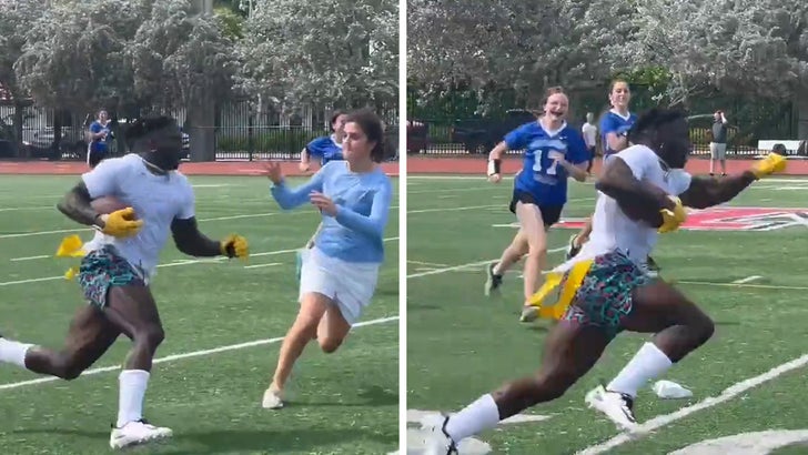 Tyreek Hill JUKES OUT entire girls flag football team 